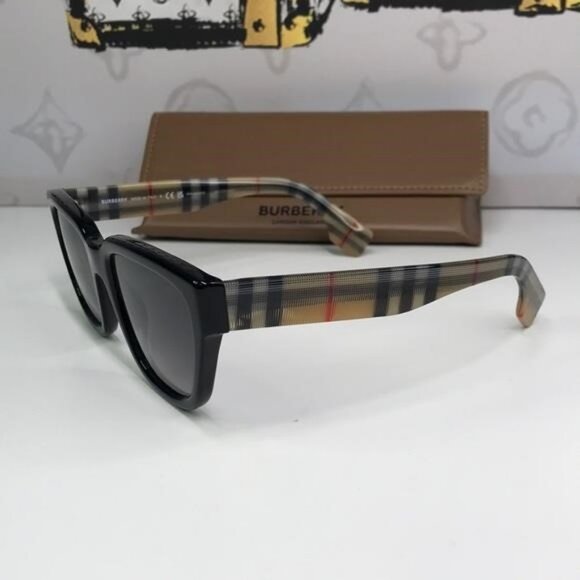 New 100% Authentic Burberry BE4277 3757/T3 Polarized Sunglasses – Black Frame - Picture 1 of 10